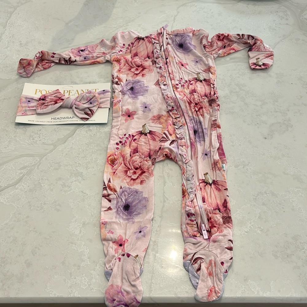 New without tags posh peanut footie with matching bow